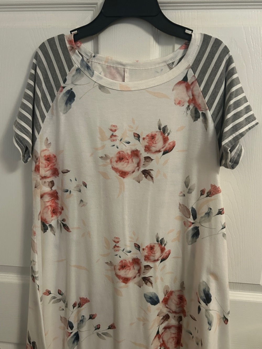 Cream Floral Raglan Short Sleeve Tee with Rose Print